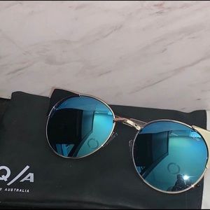 QUAY “ASHA” BLUE AND GOLD SUNGLASSES